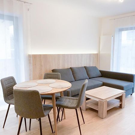 Riverfront Apartment Bešeňová Esterno foto